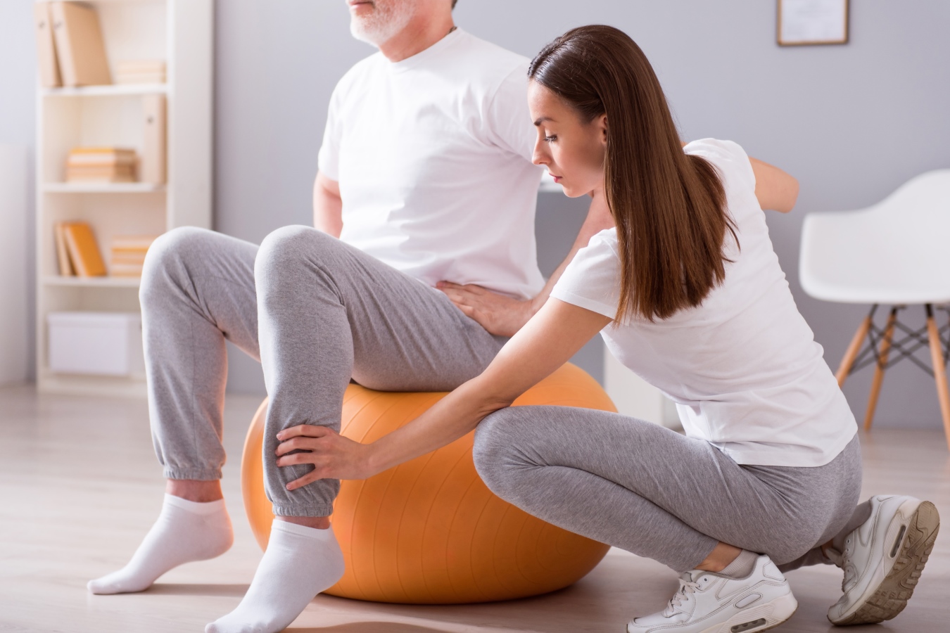 gyógytorna kezelés egyensúlylabdán rehabilitációs tornával