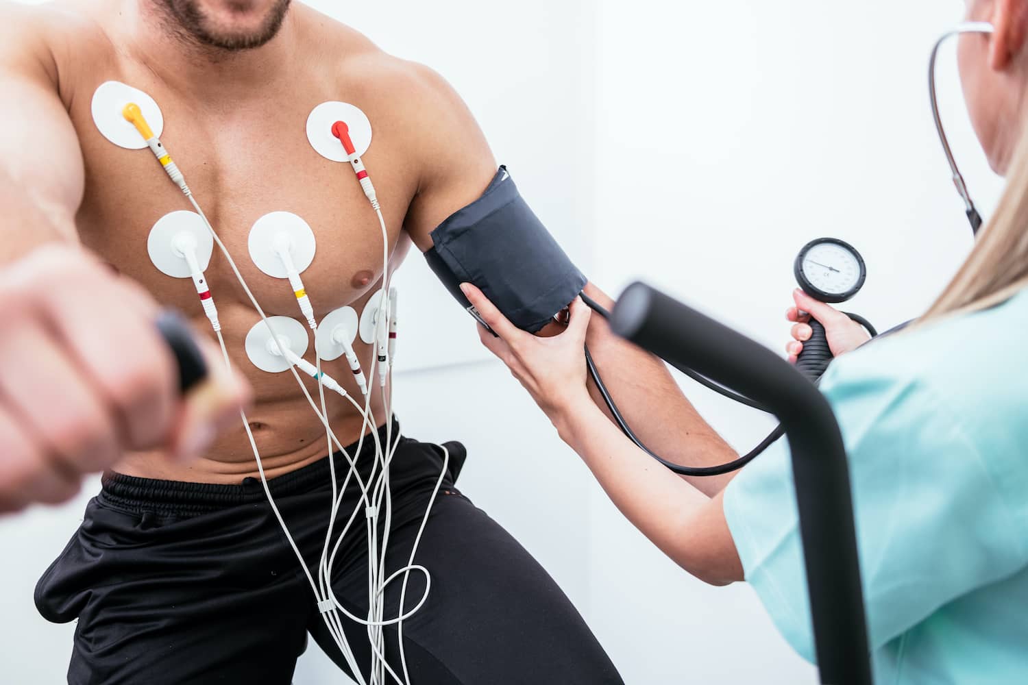 Kardio csekk nyaralás előtt 40 év felett: szív-ultrahang, EKG, terheléses vizsgálat – kinek érdemes, és mennyibe kerül 2026-ban?