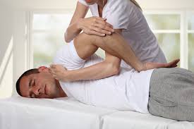 Shiatsu masszázs 2026: mire jó, mennyibe kerül, és hogyan különbözik a hagyományos gyógymasszázstól?