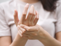Zsibbad a kezed vagy a lábad? Lehetséges okok és mikor sürgős az orvosi vizsgálat