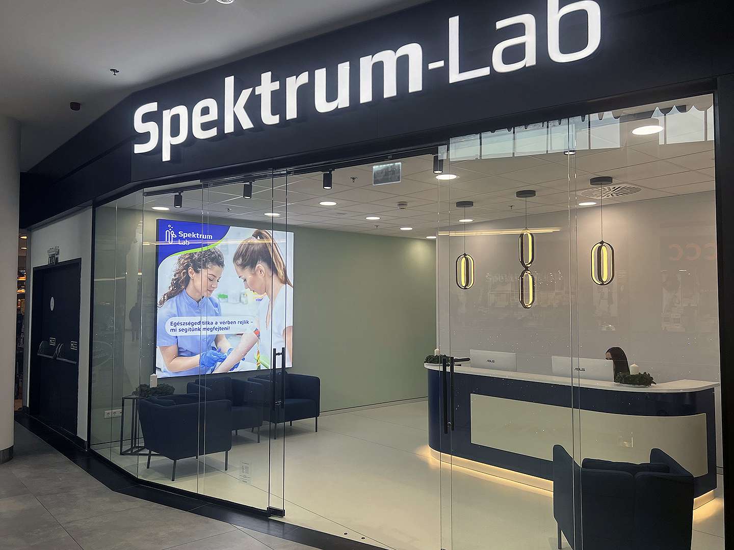 SHOPMARK bevásárlóközpontban