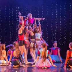 Komplex Táncakadémia